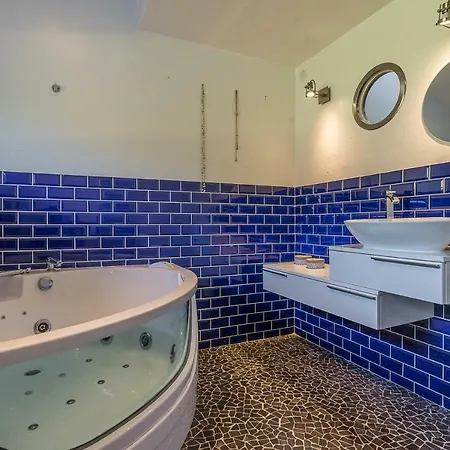 House With 4 Bedrooms In Biarritz With Enclosed Garden And Wifi 1 Km From The Beach فيلة بياريتز